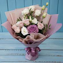 Букет цветов из:  Розы и Лизиантусы в Вагае