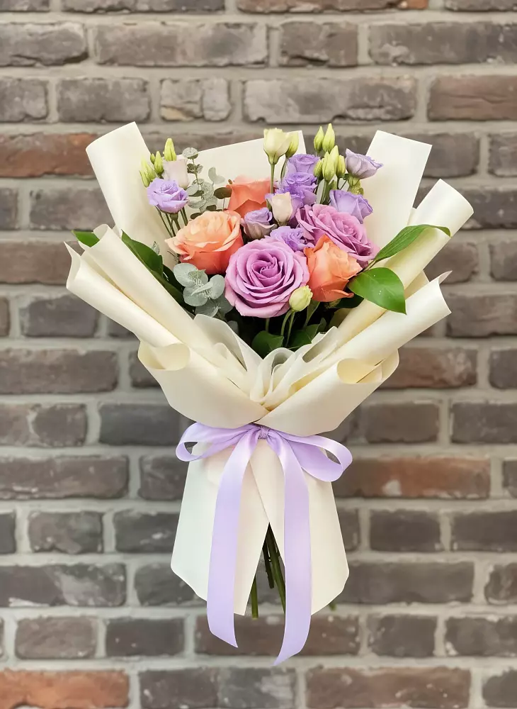 Букет цветов из: Лизиантусы и Розы в Вагае