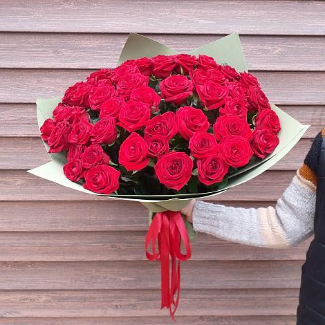 Букет 55 Красных роз Фридом в Вагае
