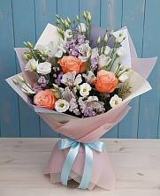 Букет цветов из:  Лизиантусы, Розы, Альстромерии и Гипсофила в Вагае