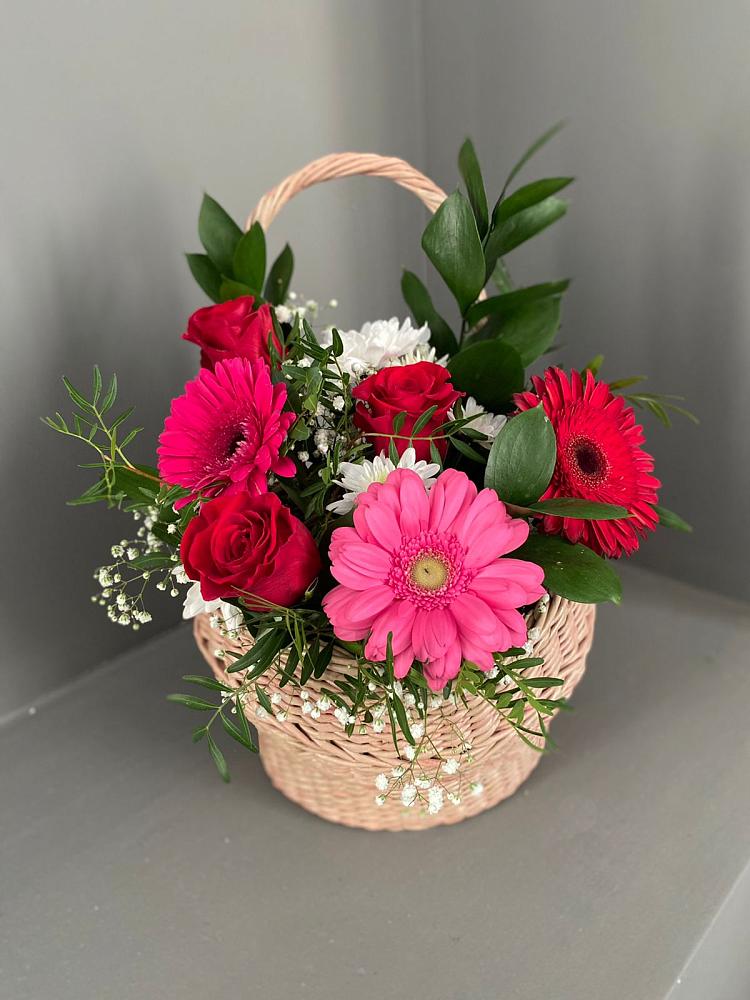 Цветочная композиция из Розы, Хризантемы и Герберы в корзине в Вагае