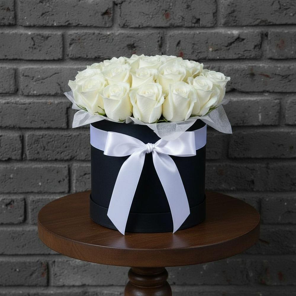 Цветочная композиция из Розы в шляпной коробке в Вагае