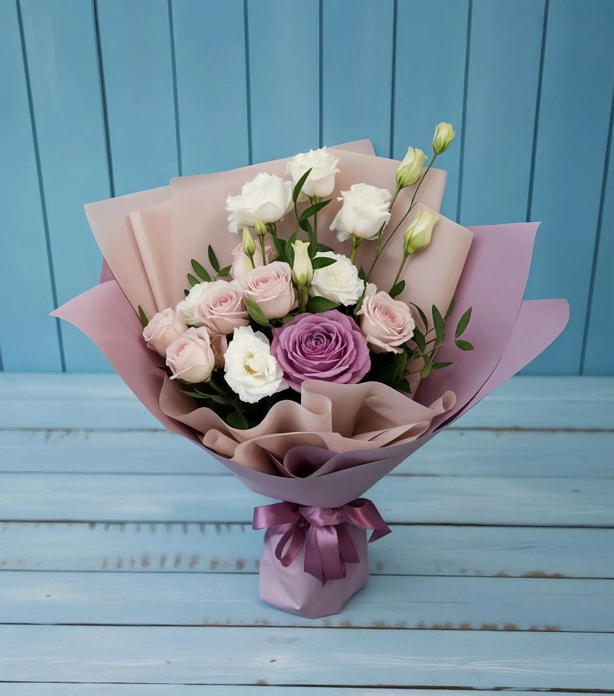 Букет цветов из: Розы и Лизиантусы в Вагае